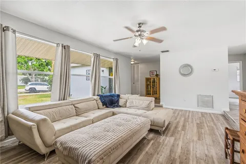 $295,000 | 250 20th Avenue Southwest, Vero Beach, FL 32962