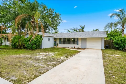 $295,000 | 250 20th Avenue Southwest, Vero Beach, FL 32962