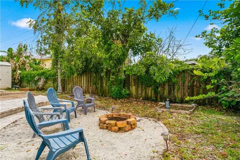 $295,000 | 250 20th Avenue Southwest, Vero Beach, FL 32962