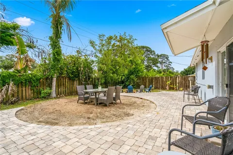 $295,000 | 250 20th Avenue Southwest, Vero Beach, FL 32962