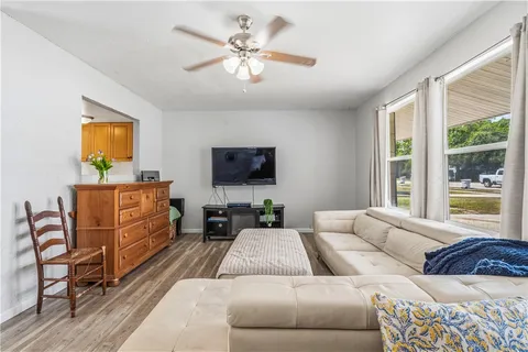 $295,000 | 250 20th Avenue Southwest, Vero Beach, FL 32962