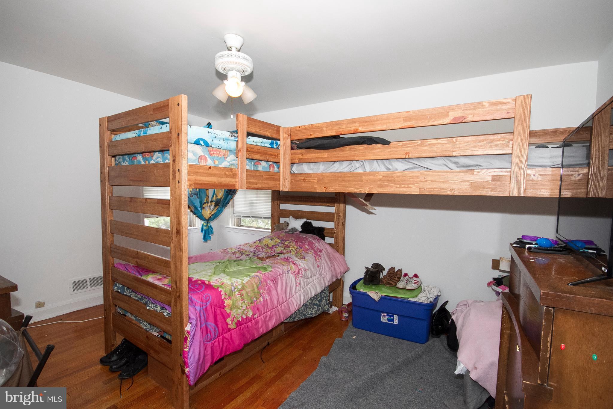 1676 Northbourne Road Baltimore, MD 21239 - Photo 17 of 26 Bedroom