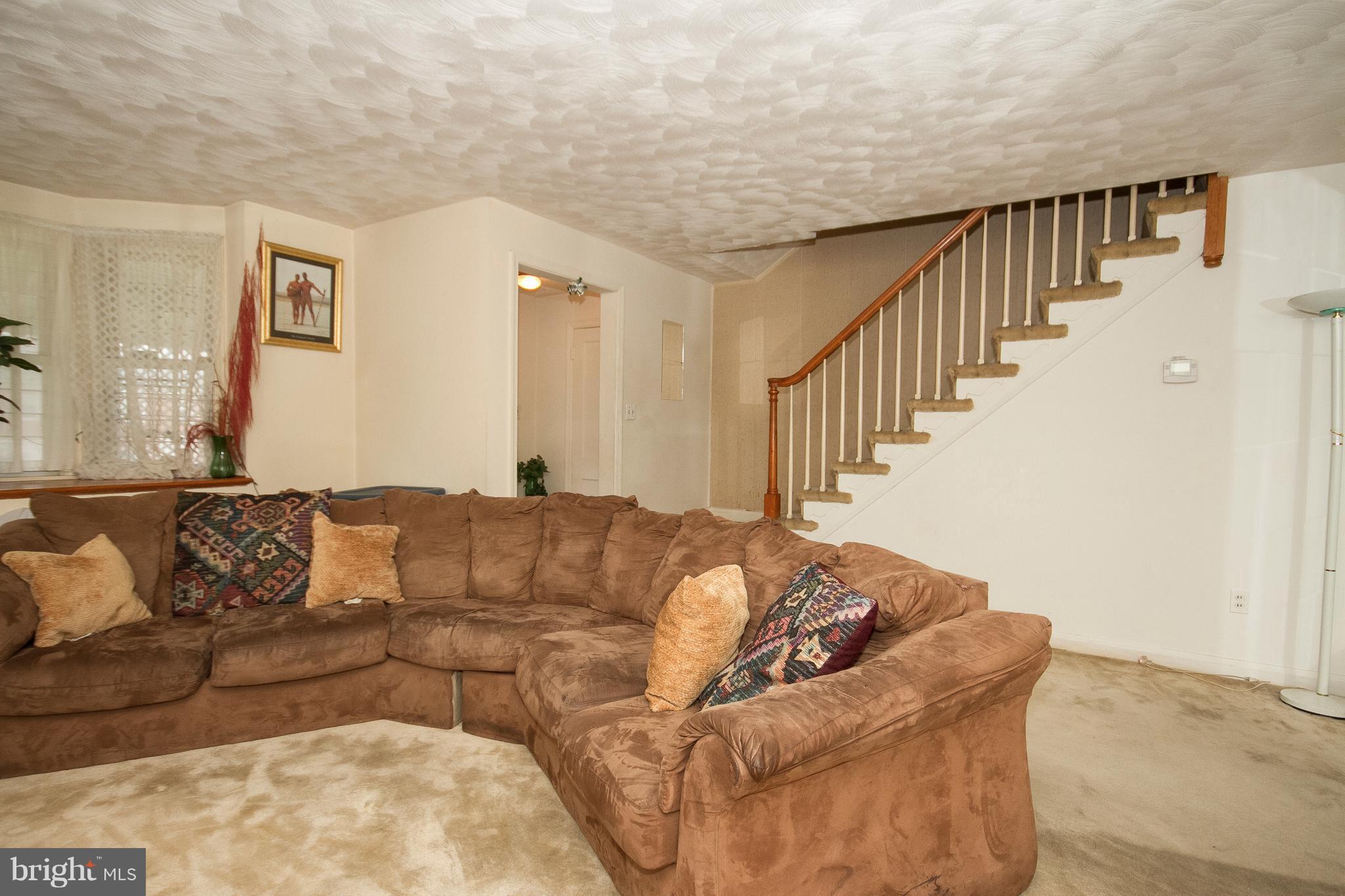 1676 Northbourne Road Baltimore, MD 21239 - Photo 3 of 26 Living Room