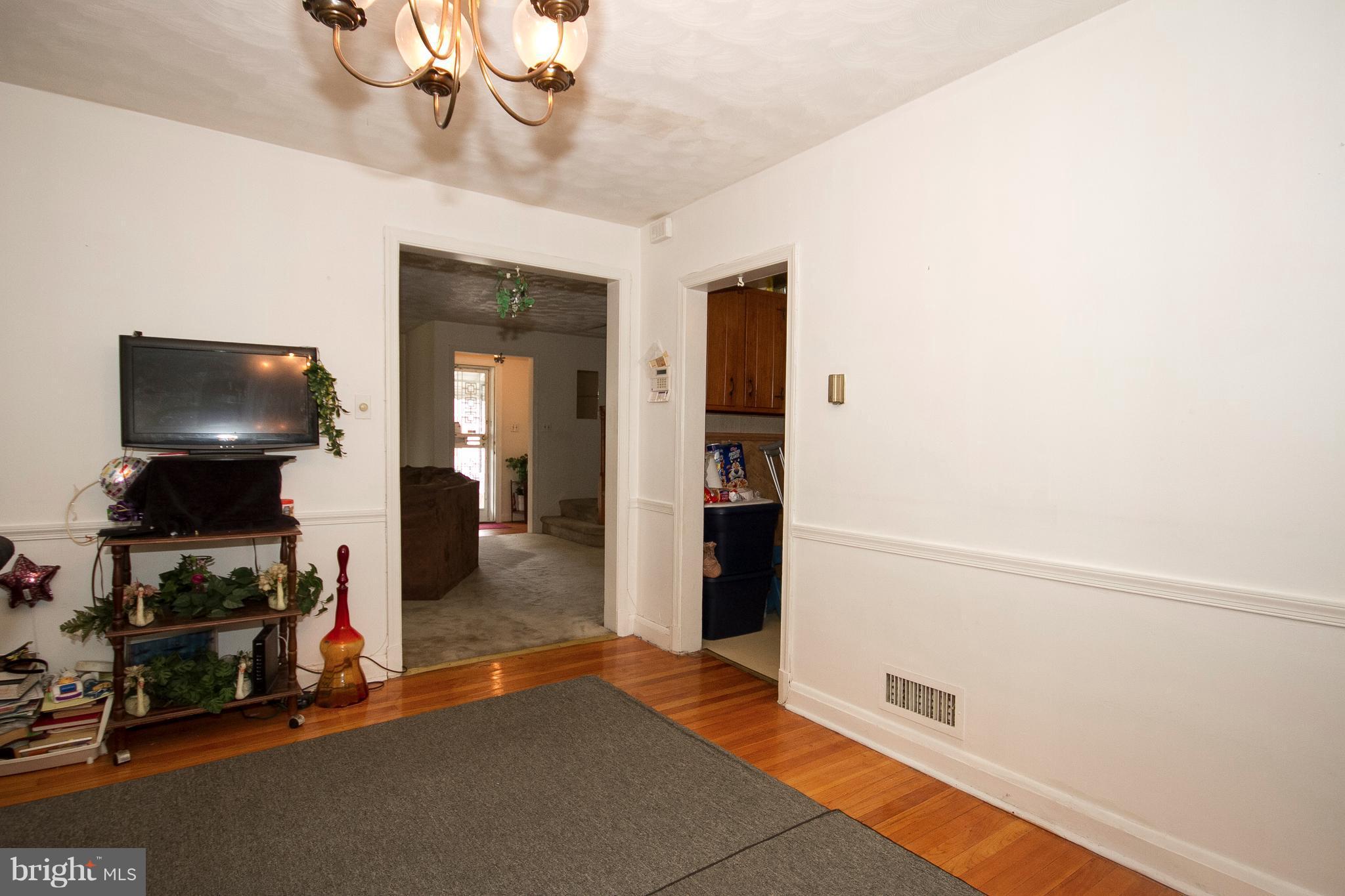 1676 Northbourne Road Baltimore, MD 21239 - Photo 8 of 26 Dining Room