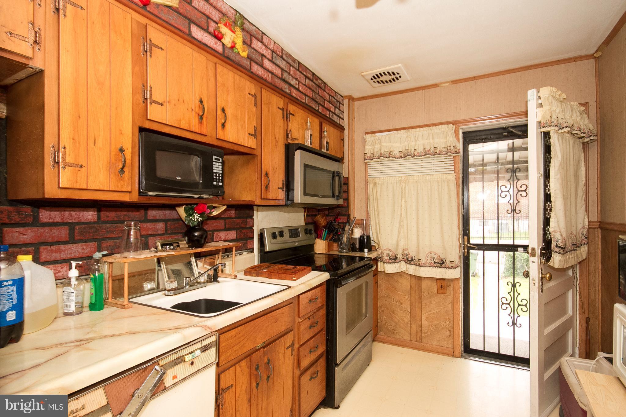 1676 Northbourne Road Baltimore, MD 21239 - Photo 9 of 26 Kitchen
