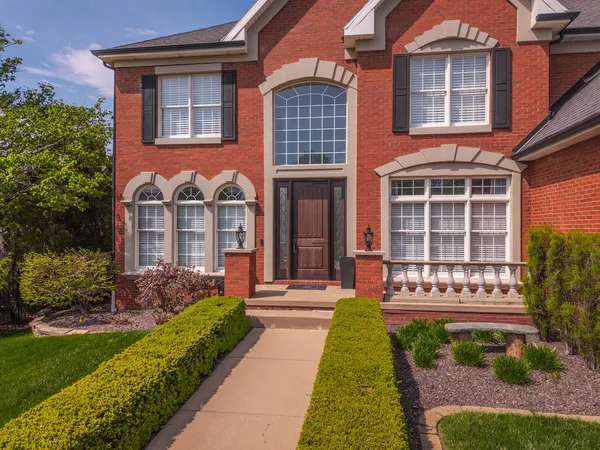 $1,100,000 | 33 Derby Way, Bloomington, IL 61704