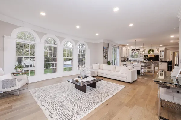 $1,100,000 | 33 Derby Way, Bloomington, IL 61704