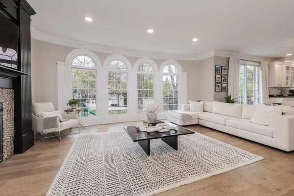 $1,100,000 | 33 Derby Way, Bloomington, IL 61704