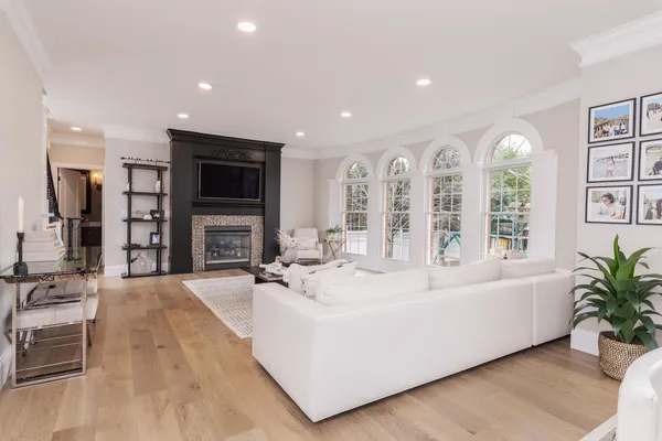 $1,100,000 | 33 Derby Way, Bloomington, IL 61704