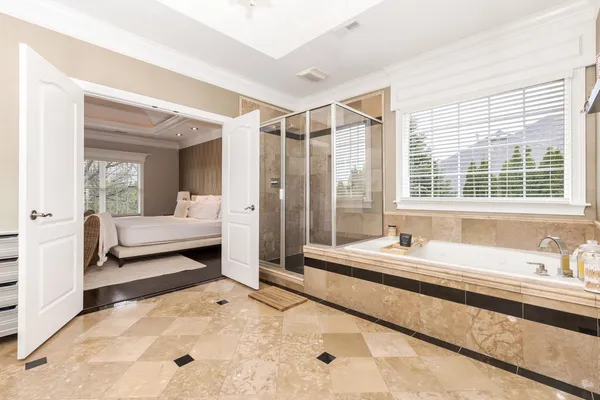 $1,100,000 | 33 Derby Way, Bloomington, IL 61704