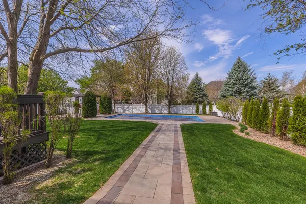 $1,100,000 | 33 Derby Way, Bloomington, IL 61704