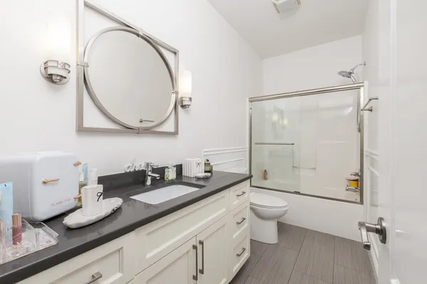 $1,100,000 | 33 Derby Way, Bloomington, IL 61704