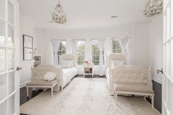 $1,100,000 | 33 Derby Way, Bloomington, IL 61704