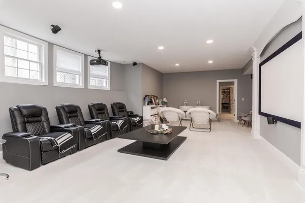 $1,100,000 | 33 Derby Way, Bloomington, IL 61704