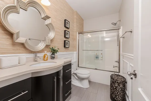 $1,100,000 | 33 Derby Way, Bloomington, IL 61704