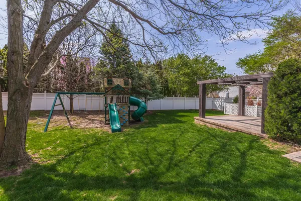 $1,100,000 | 33 Derby Way, Bloomington, IL 61704