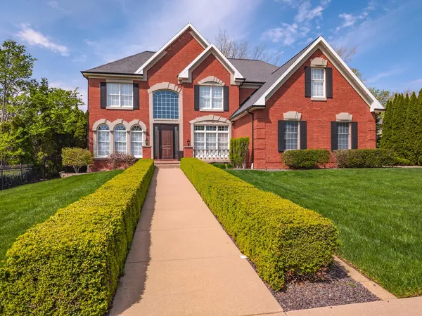 $1,100,000 | 33 Derby Way, Bloomington, IL 61704