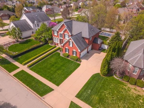 $1,100,000 | 33 Derby Way, Bloomington, IL 61704