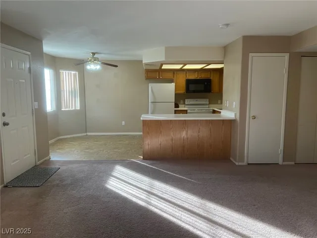 $1,250 | 8410 Eldora Avenue, Unit 2072, Las Vegas, NV 89117