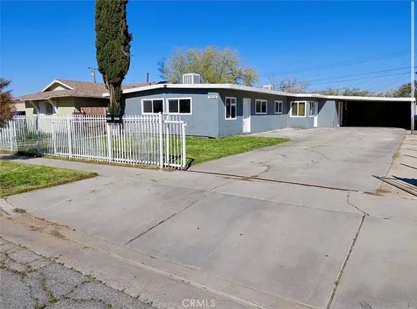 $2,000 | 38928 9th Street East, Palmdale, CA 93550