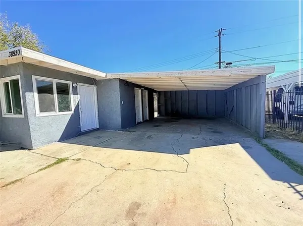 $2,000 | 38928 9th Street East, Palmdale, CA 93550