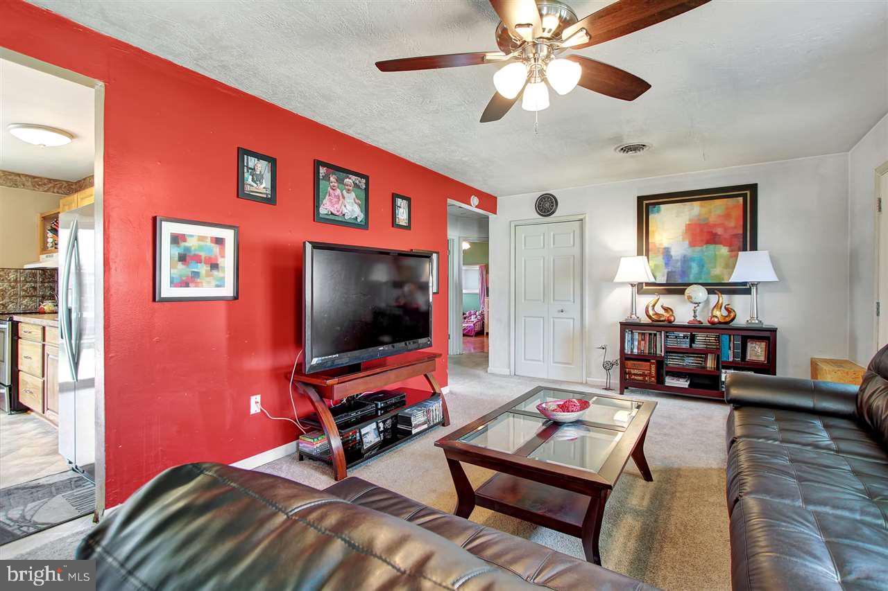 1202 Priority Road York, PA 17404 - Photo 5 of 25