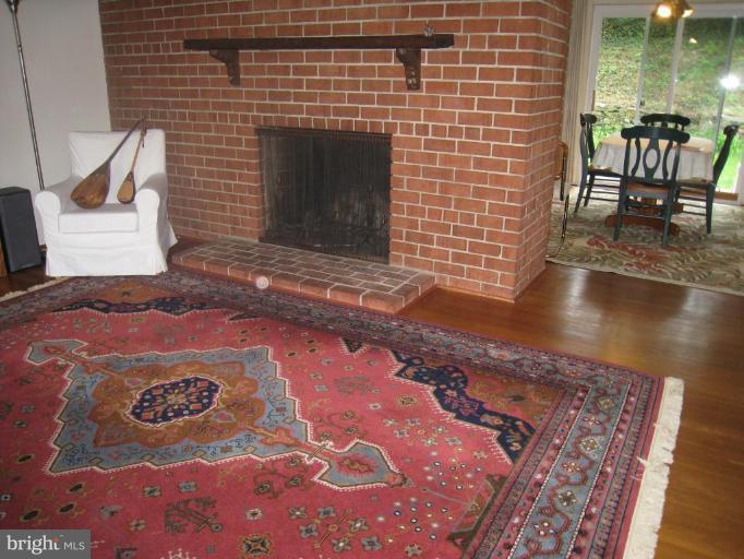 718 North Belgrade Court Silver Spring, MD 20902 - Photo 6 of 12 Living Room