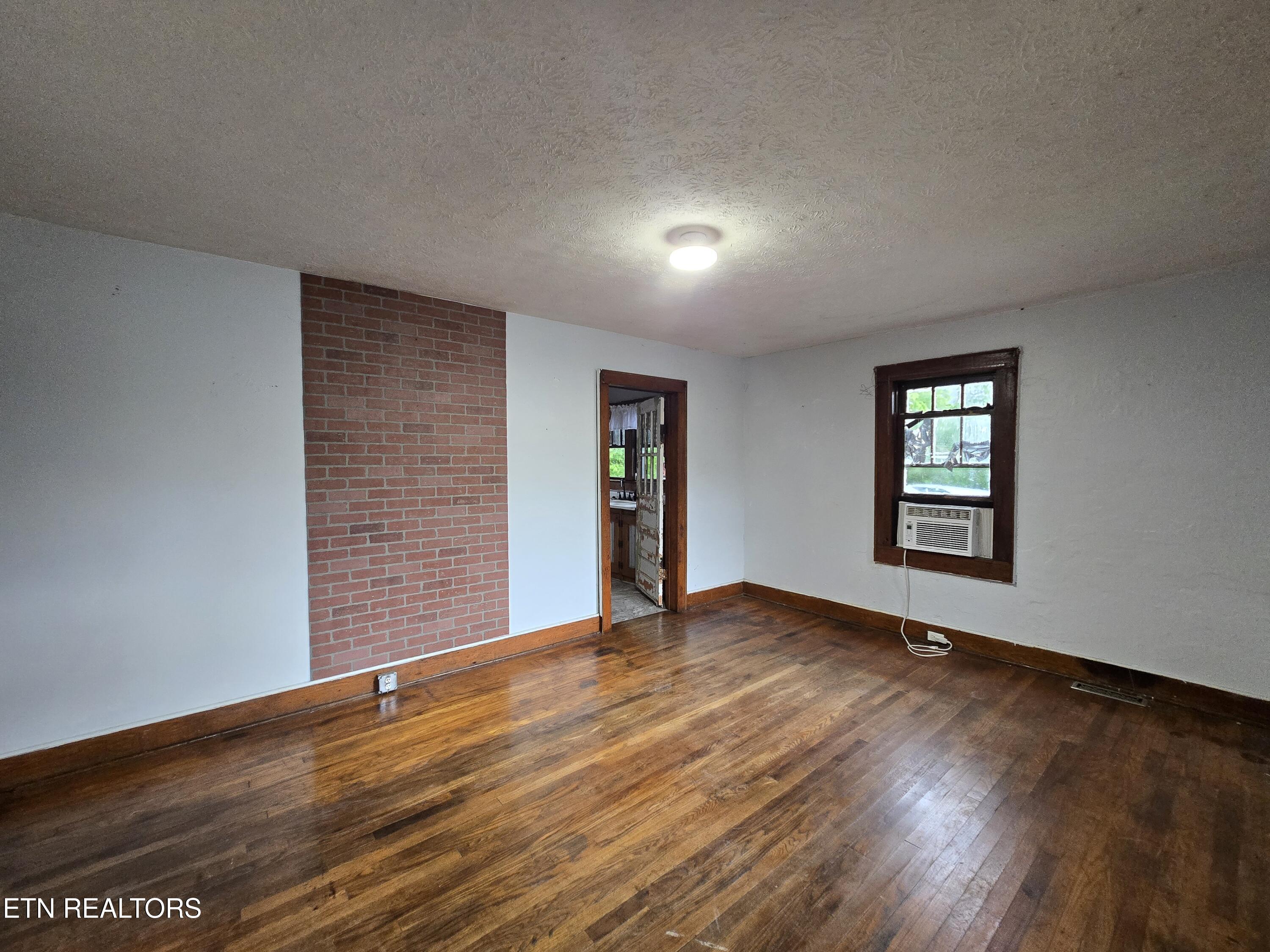 160 Old Fincastle Road Rose Hill, VA 24281 - Photo 6 of 17 20260609_181720