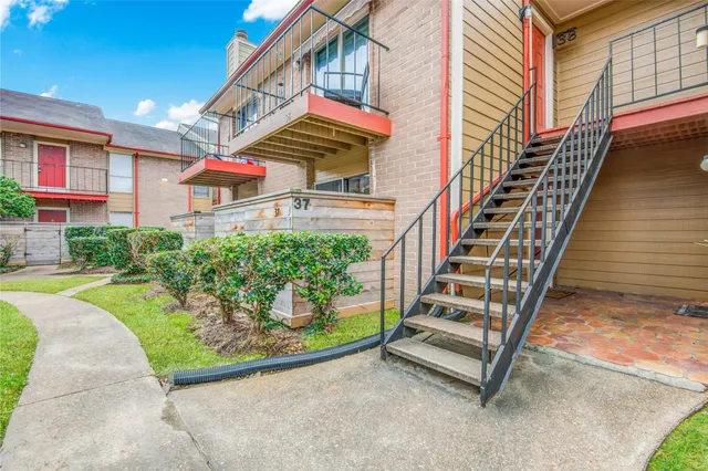 $79,900 | 12955 Woodforest Boulevard, Unit 37, Houston, TX 77015