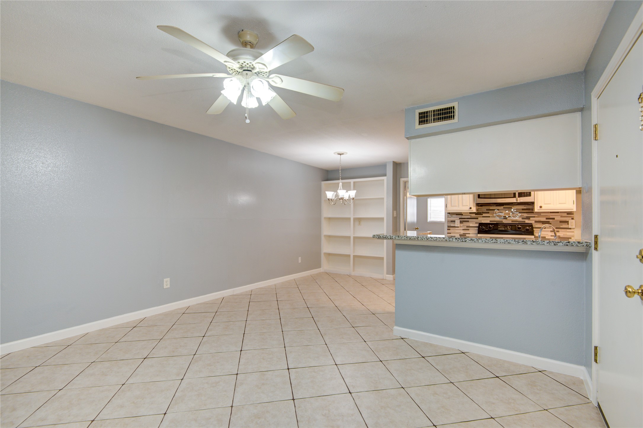 12955 Woodforest Boulevard, Unit 37 Houston, TX 77015 - Photo 4 of 19
