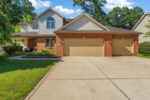 $525,000 | 5371 72nd Avenue, Schererville, IN 46375
