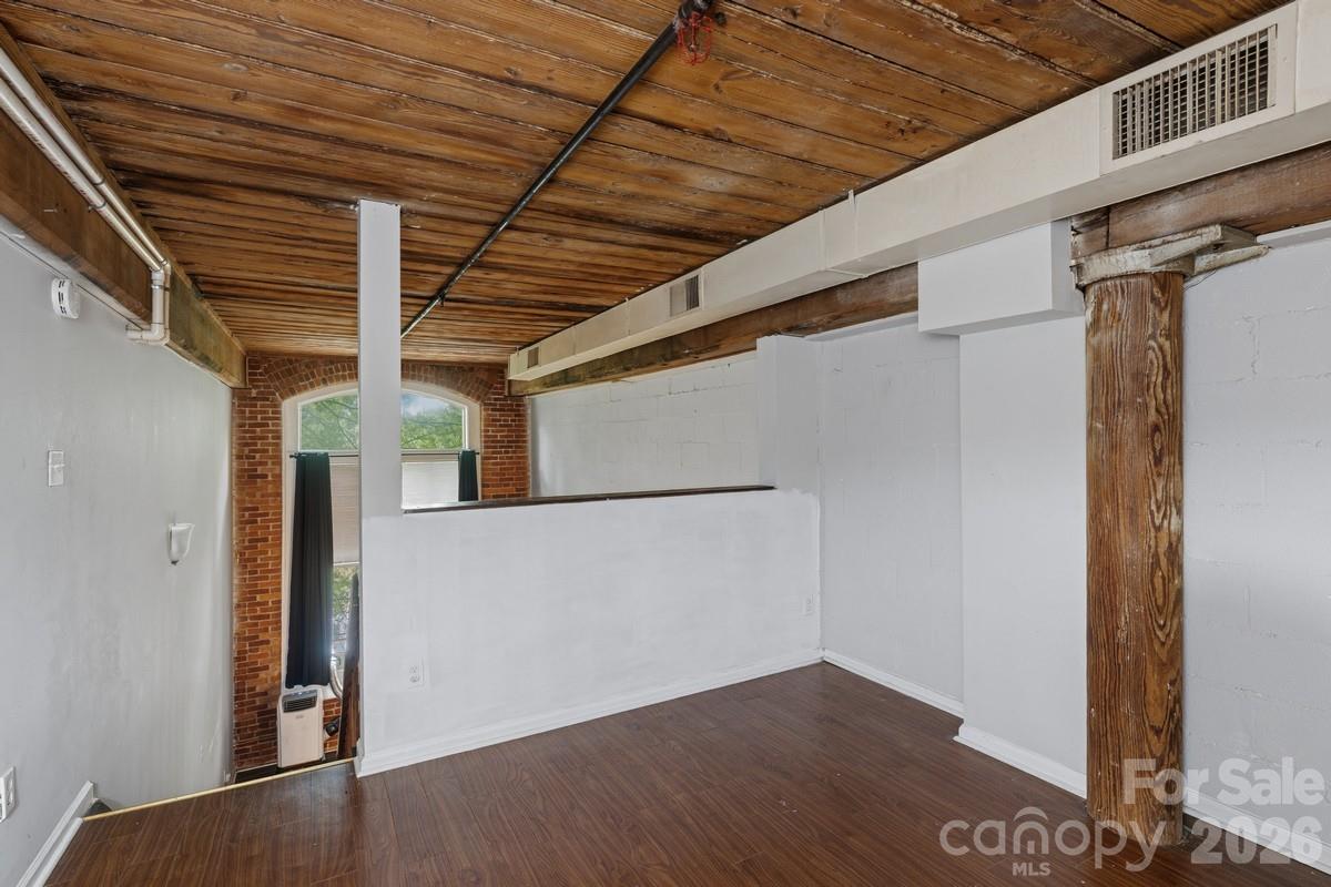 201 South Hoskins Road, Unit 219 Charlotte, NC 28208 - Photo 16 of 26