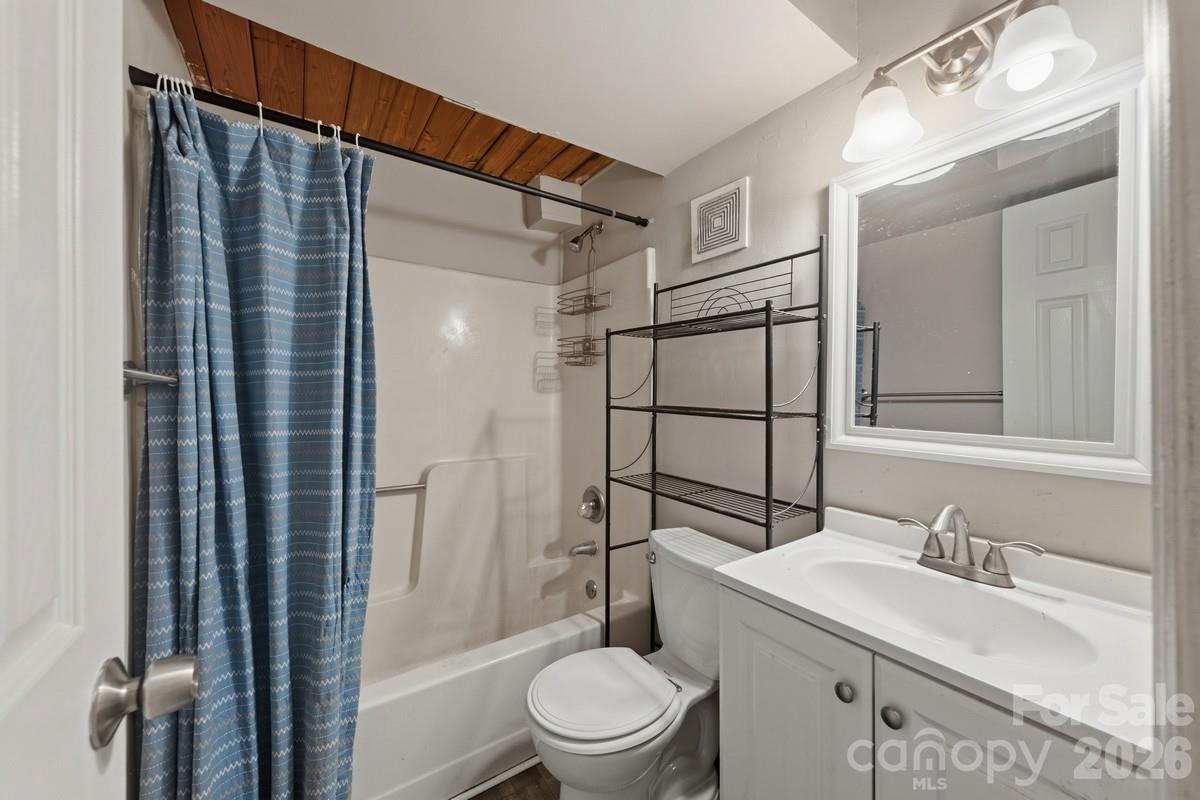 201 South Hoskins Road, Unit 219 Charlotte, NC 28208 - Photo 18 of 26