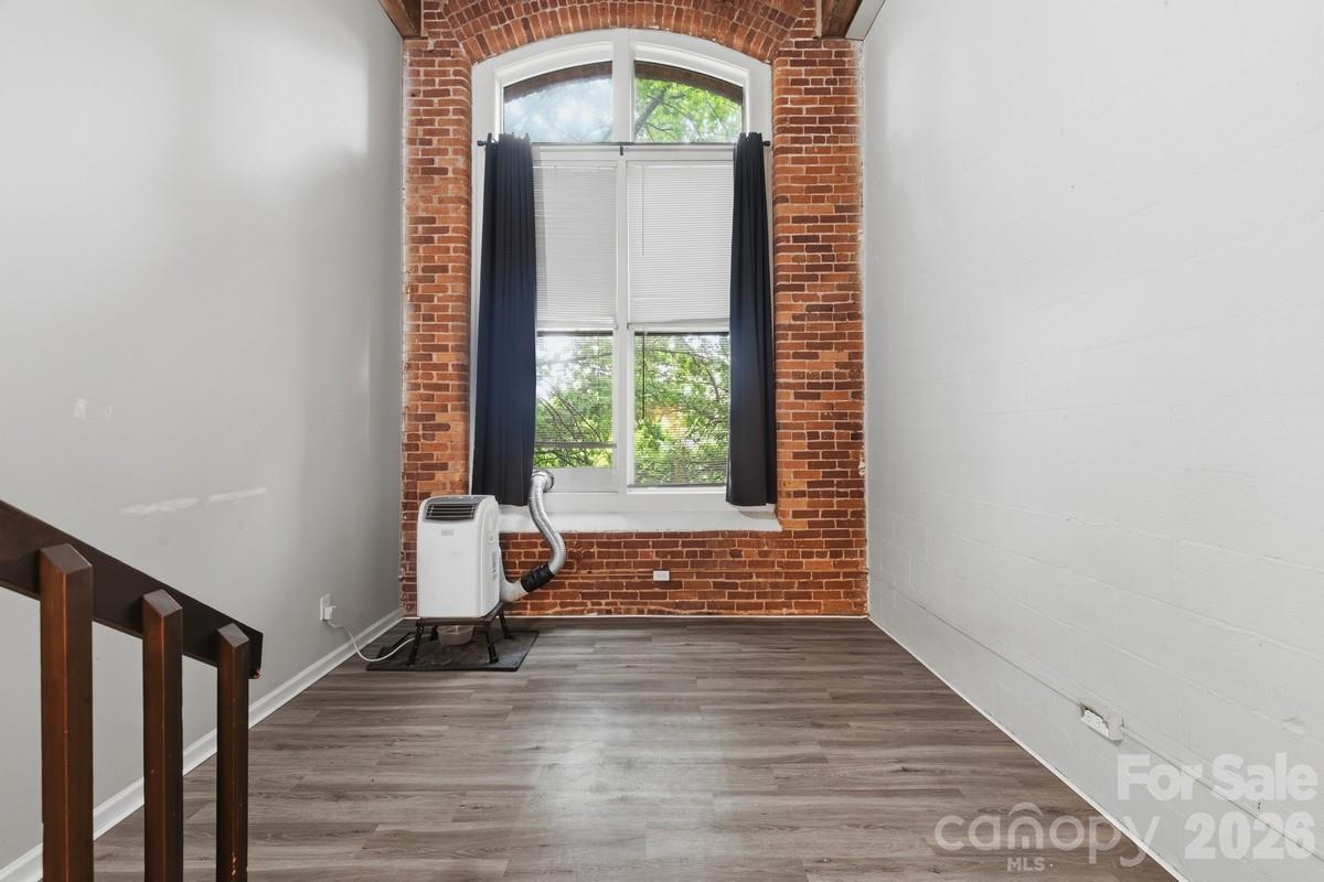 201 South Hoskins Road, Unit 219 Charlotte, NC 28208 - Photo 2 of 26