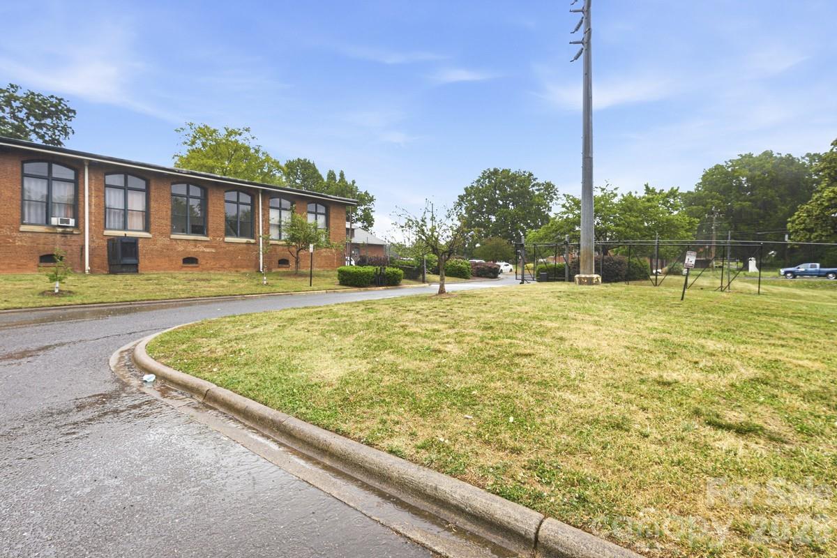 201 South Hoskins Road, Unit 219 Charlotte, NC 28208 - Photo 25 of 26
