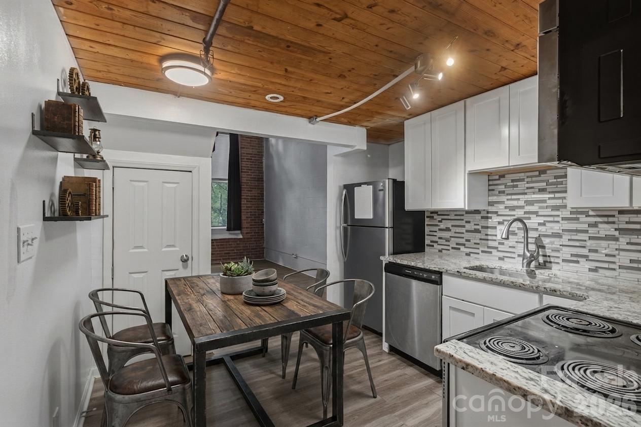 201 South Hoskins Road, Unit 219 Charlotte, NC 28208 - Photo 5 of 26