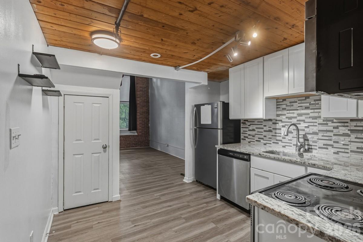 201 South Hoskins Road, Unit 219 Charlotte, NC 28208 - Photo 6 of 26