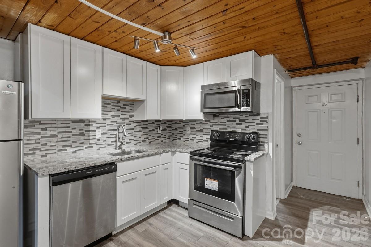 201 South Hoskins Road, Unit 219 Charlotte, NC 28208 - Photo 7 of 26