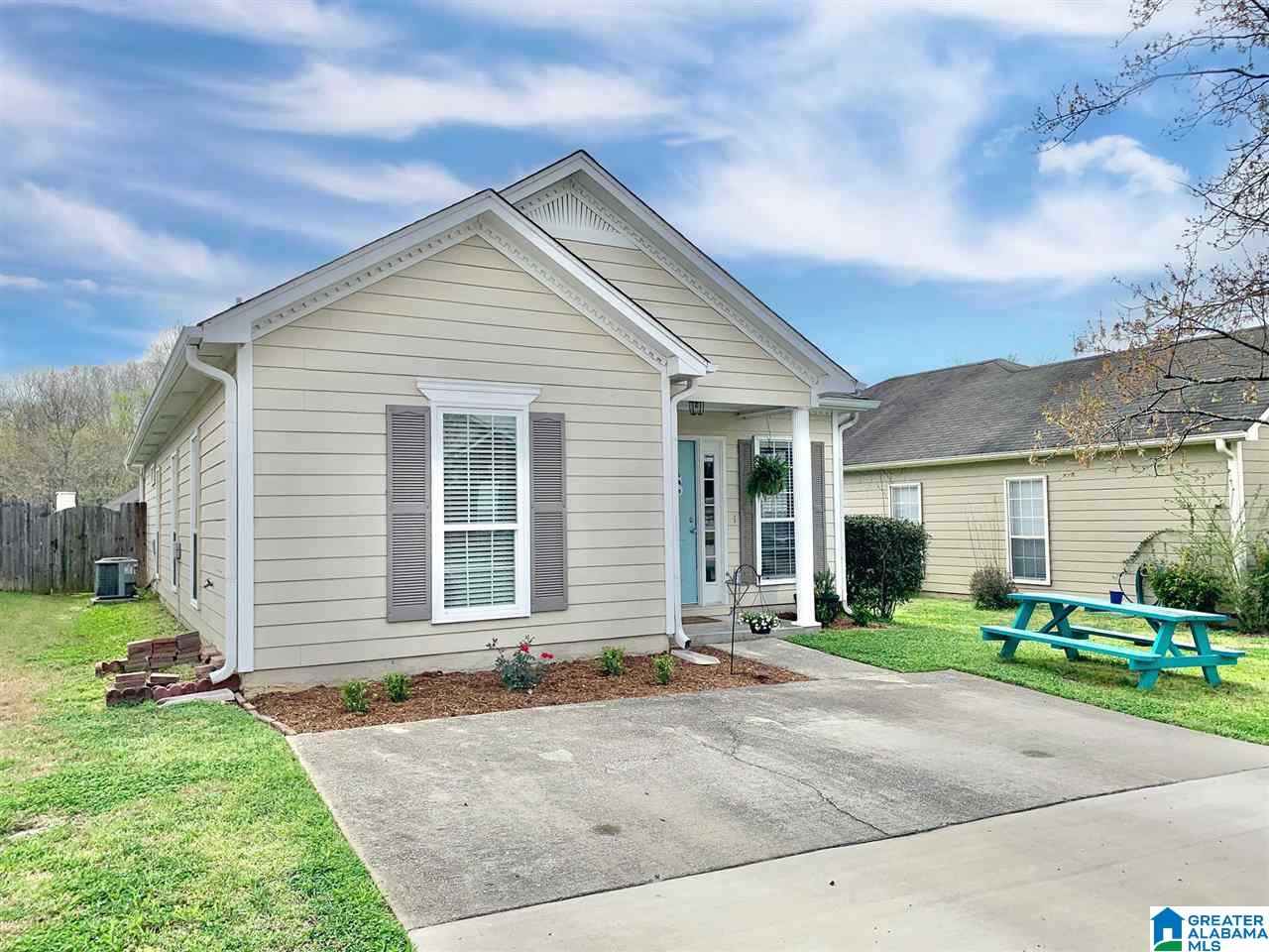 527 Walker Road Pelham, AL 35124 - Photo 3 of 41