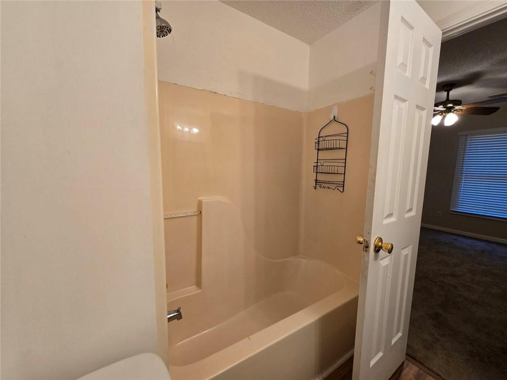 375 Old Brock Road Rockmart, GA 30153 - Photo 11 of 16 a bathroom with a bathtub