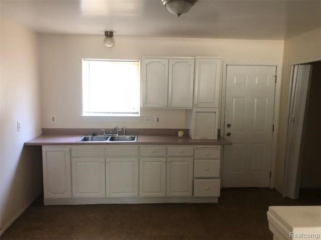 35815 Beverly Road Romulus, MI 48174 - Photo 4 of 8