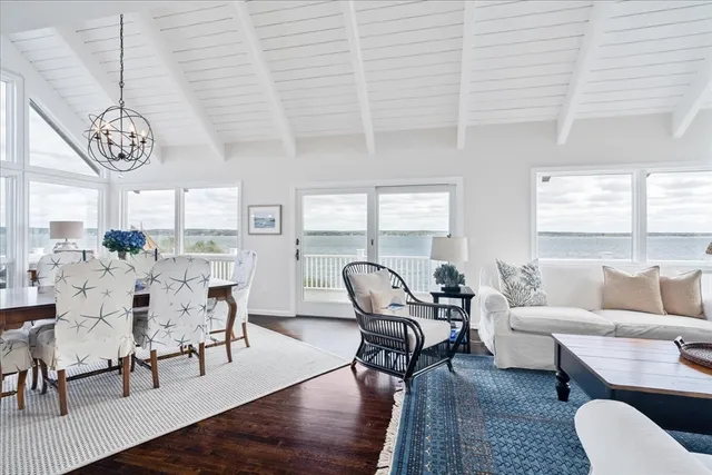 $5,000 | 90 Macomber Lane, Portsmouth, RI 02871