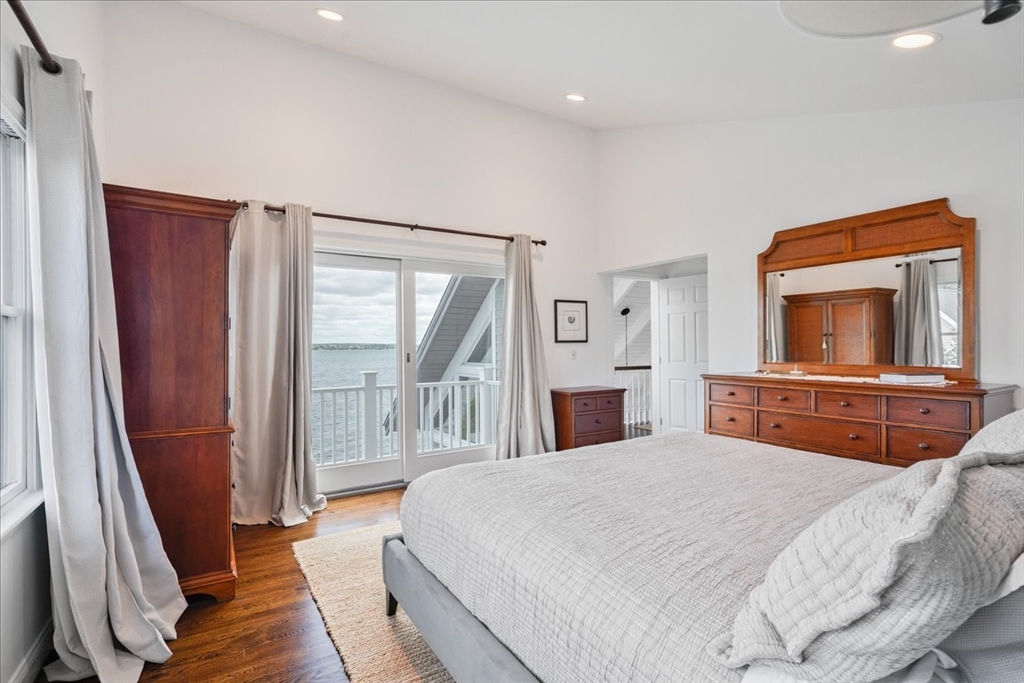 90 Macomber Lane Portsmouth, RI 02871 - Photo 18 of 35