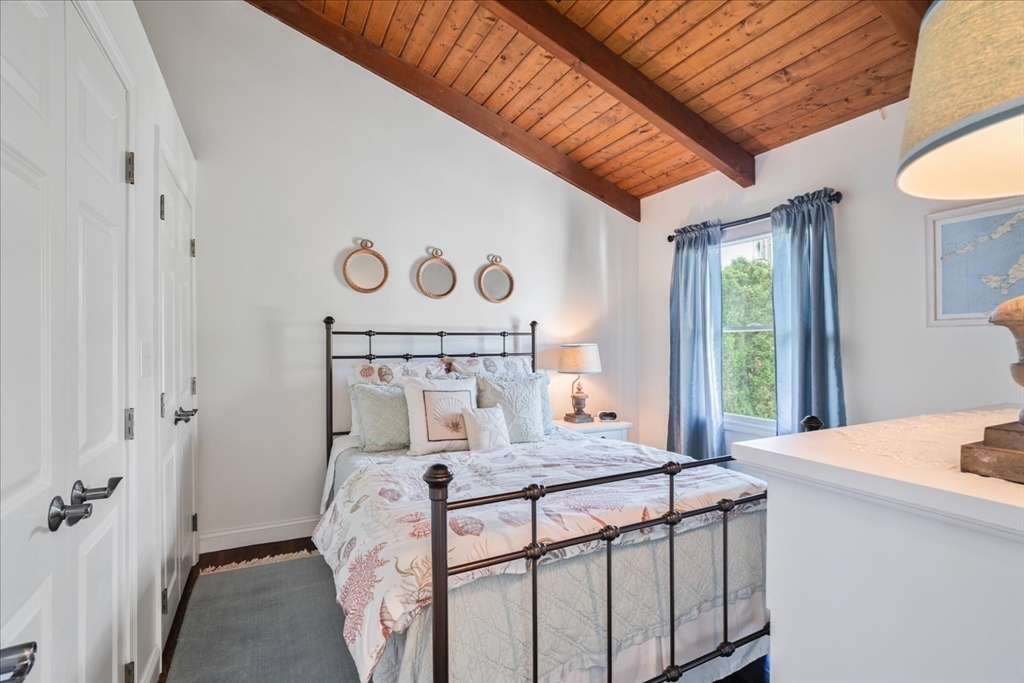 90 Macomber Lane Portsmouth, RI 02871 - Photo 22 of 35