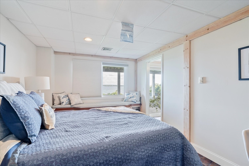 90 Macomber Lane Portsmouth, RI 02871 - Photo 28 of 35