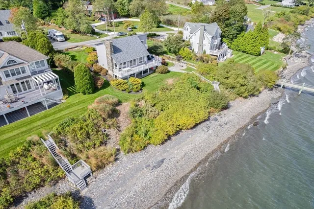 $5,000 | 90 Macomber Lane, Portsmouth, RI 02871