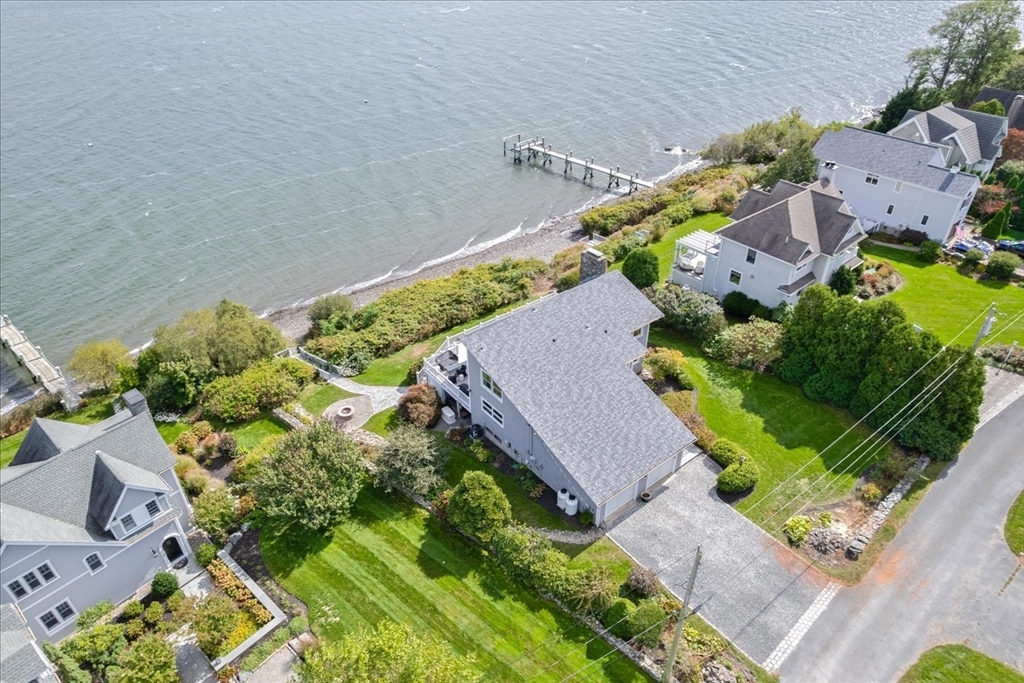 90 Macomber Lane Portsmouth, RI 02871 - Photo 6 of 35