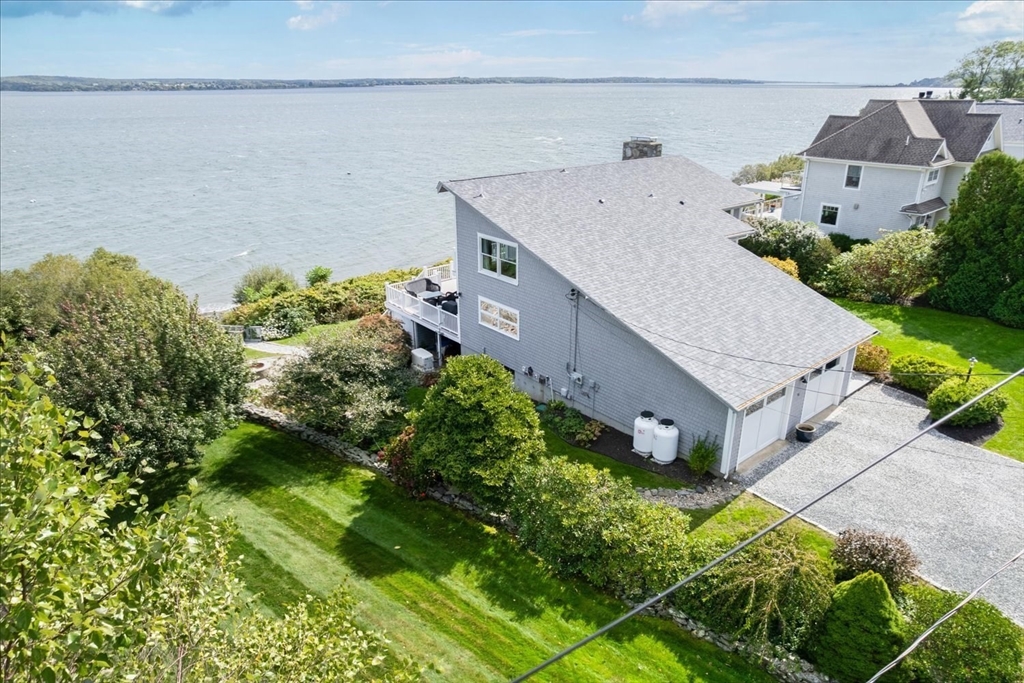 90 Macomber Lane Portsmouth, RI 02871 - Photo 7 of 35