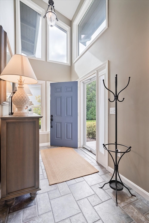 90 Macomber Lane Portsmouth, RI 02871 - Photo 9 of 35