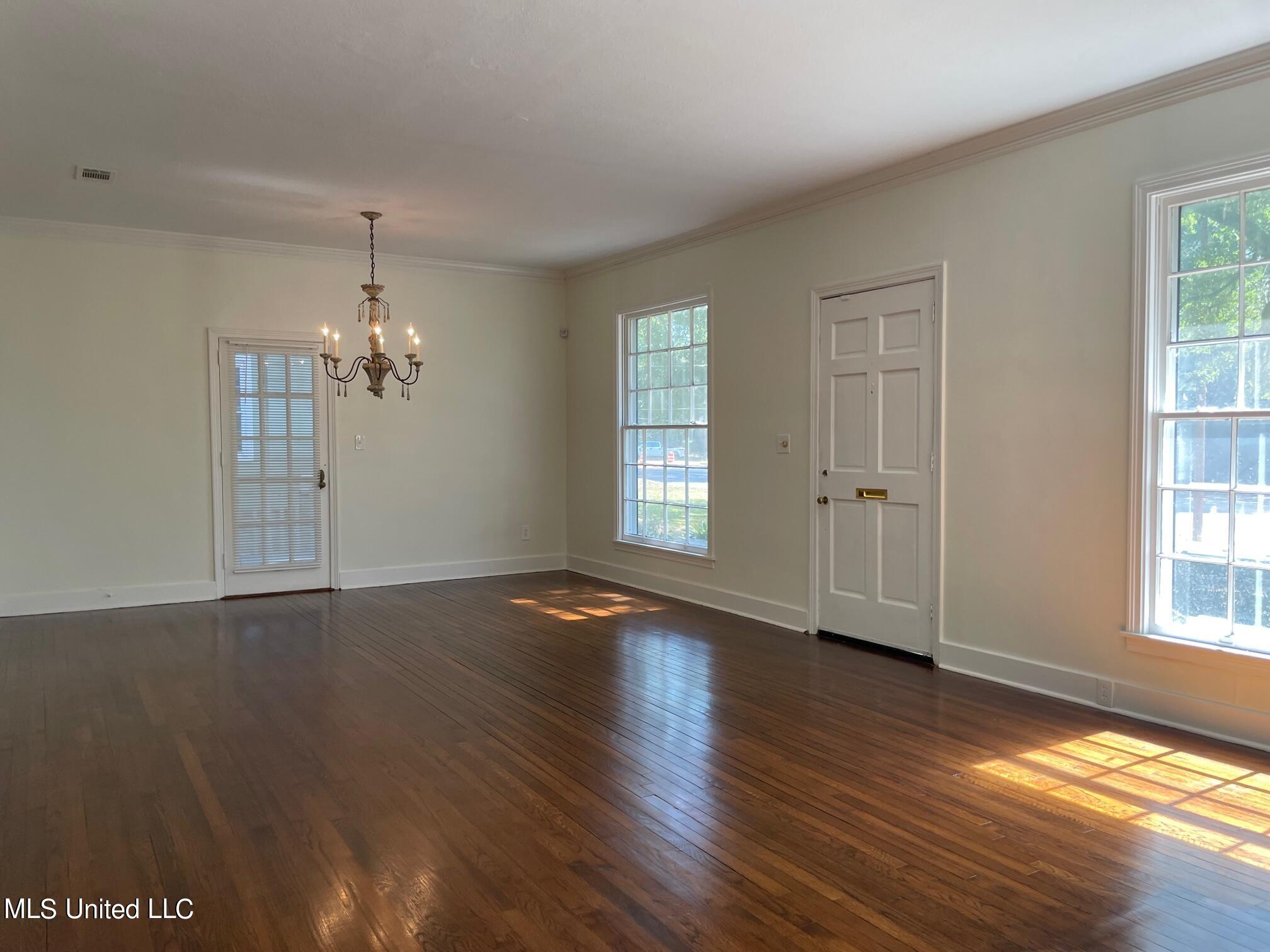 724 Meadowbrook Road Jackson, MS 39206 - Photo 7 of 23 IMG_0360